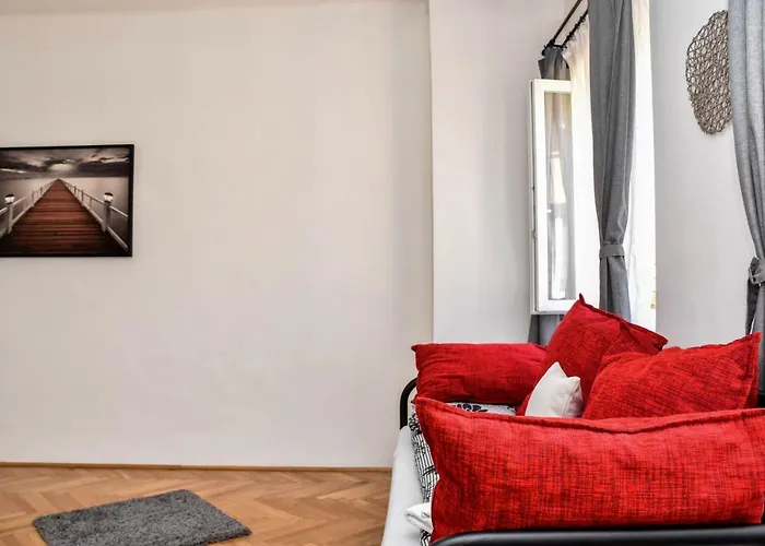 Daire Diamond Astoria