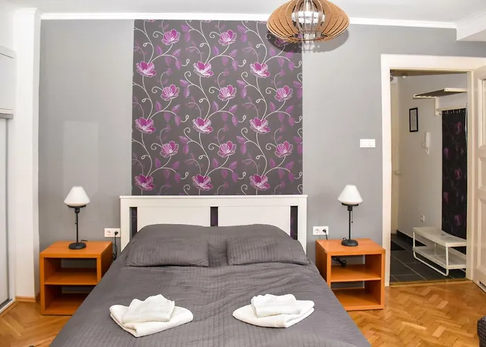 Diamond Astoria