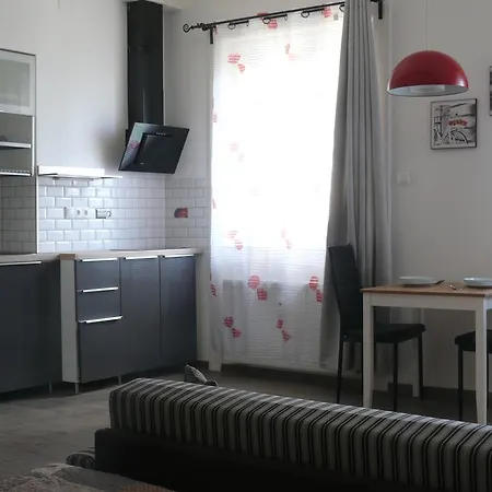 Diamond Astoria Apartment