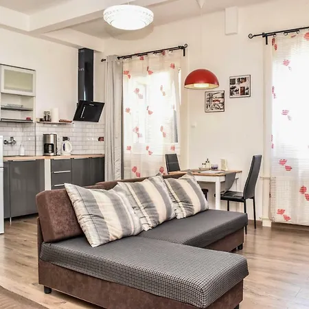 Diamond Astoria