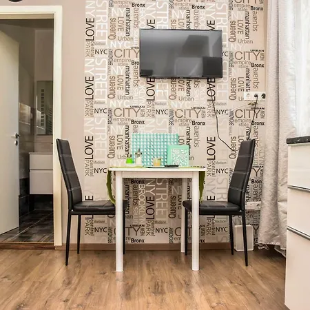 Diamond Astoria Apartment *