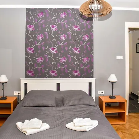 Diamond Astoria